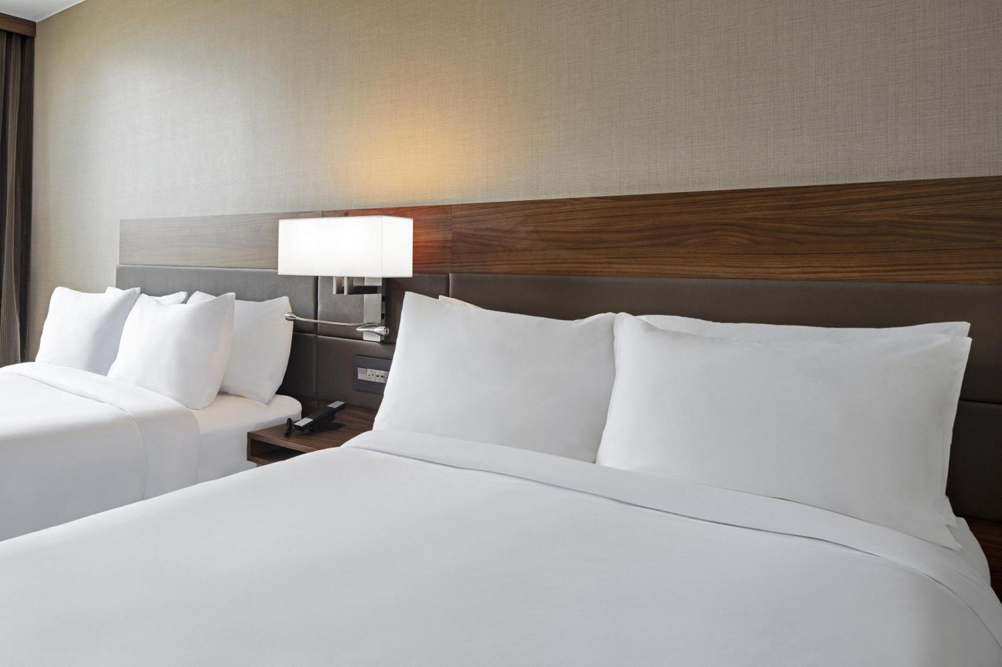 Ac Hotel By Marriott St. Louis Clayton Exterior photo